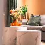 Apartment Groups And Families - Parking & Near Attraction *